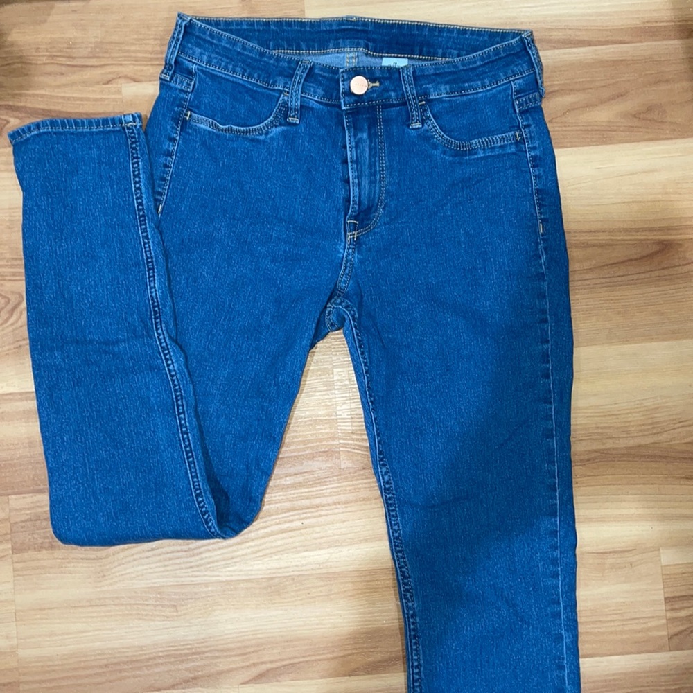 H&M skinny jeans size 28